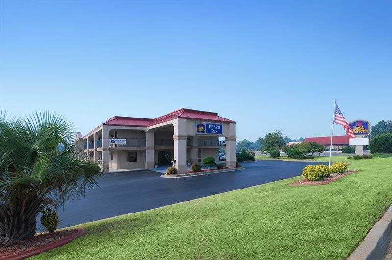 Days Inn & Suites By Wyndham Warner Robins Near Robins Afb Esterno foto