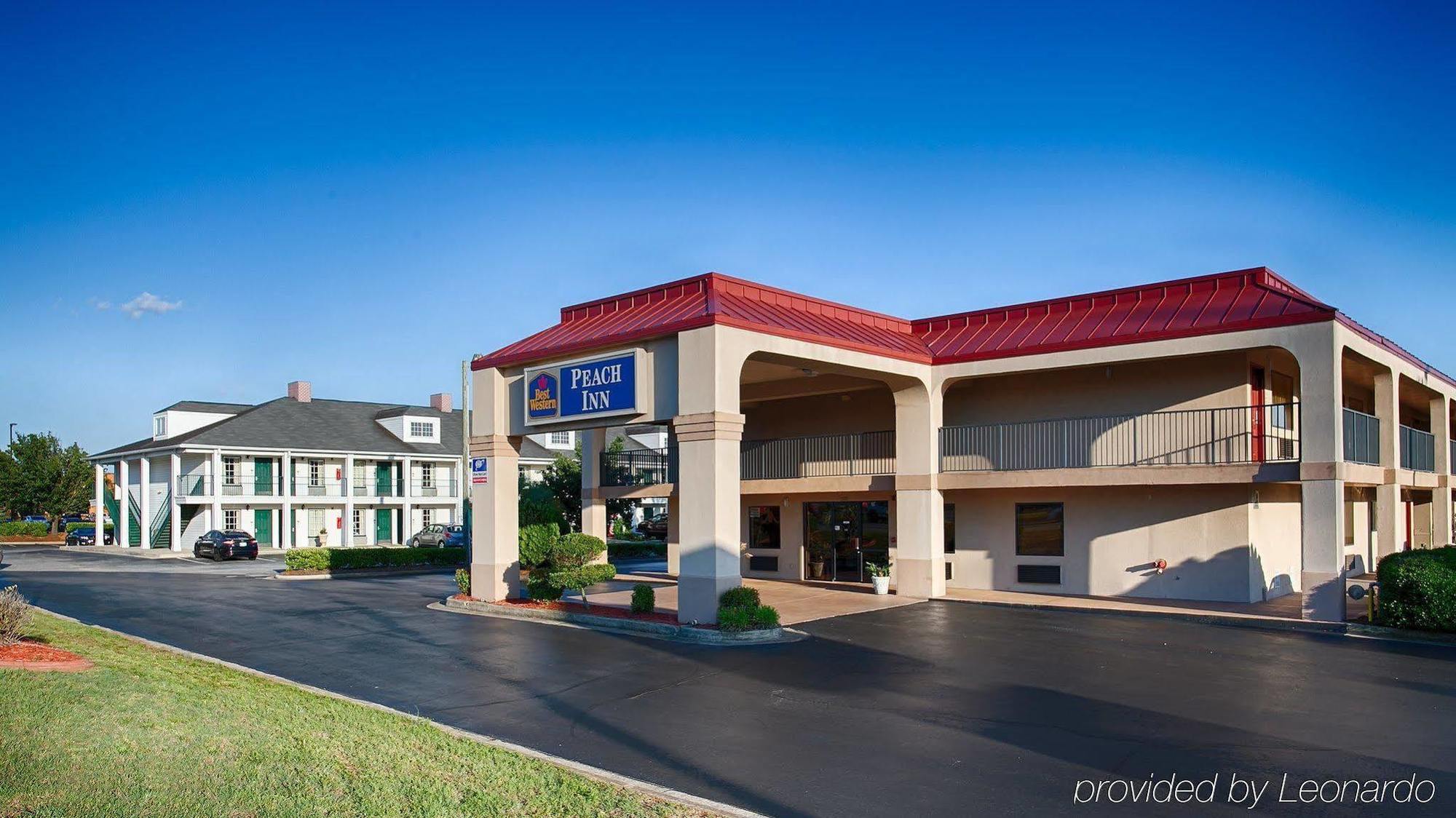 Days Inn & Suites By Wyndham Warner Robins Near Robins Afb Esterno foto